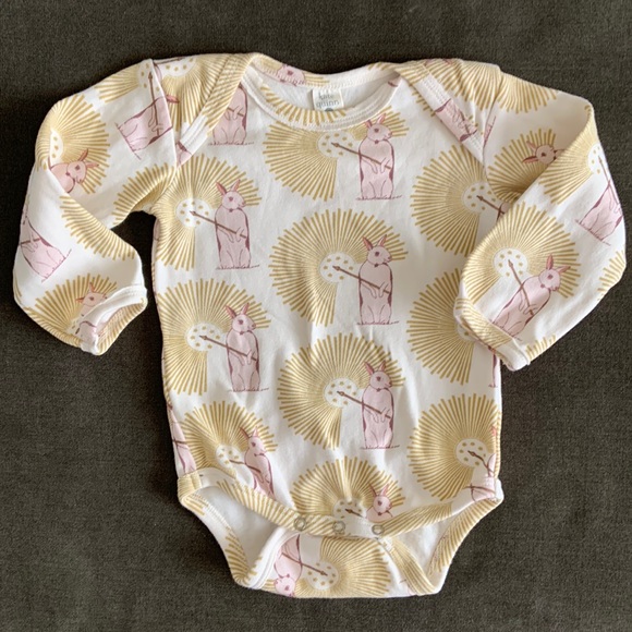 kate quinn Other - Kate Quinn Rabbit long sleeve onsie 18-24m
